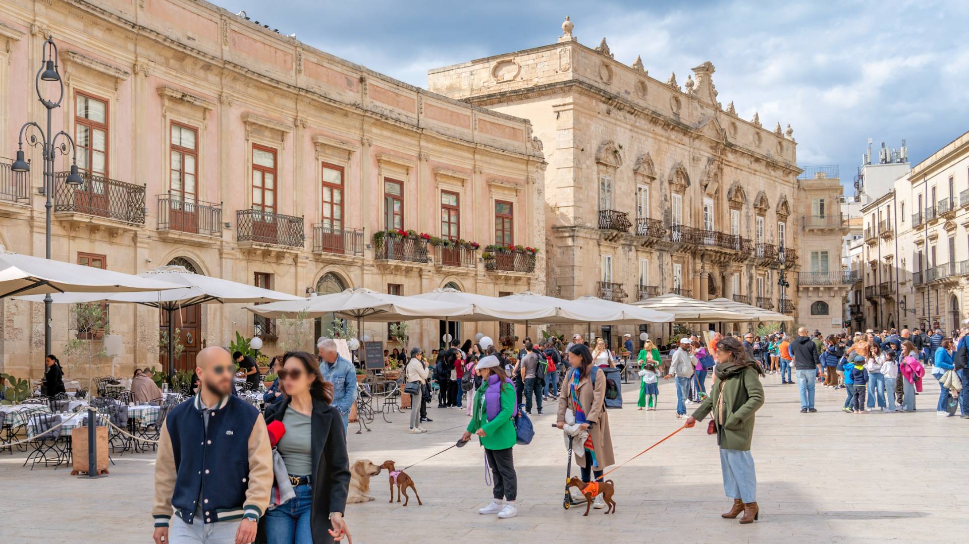 Palazzo Beneventano del Bosco, gegenüber dem Dom gelegen, ist ein Beispiel für für den spätsizilianischen Barock